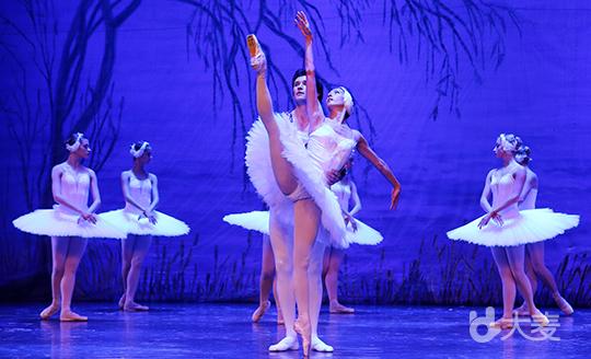 2018国家大剧院舞蹈节：乌克兰哈尔科夫国家歌剧院芭蕾舞团《天鹅湖》
