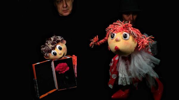 【嘿皮匣子】西班牙Teatro Plus剧团 情感启蒙儿童剧《两小无猜》