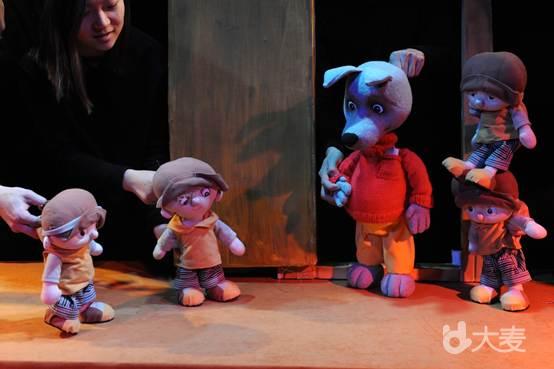法国桌面木偶戏《这头小狼心太软》 又名《小狼卢卡斯》