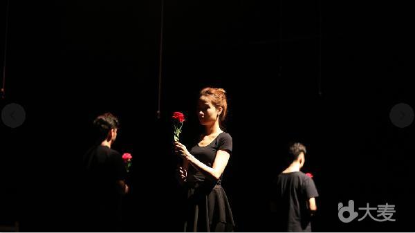 北京国际青年戏剧节作品《四十三次日落 》