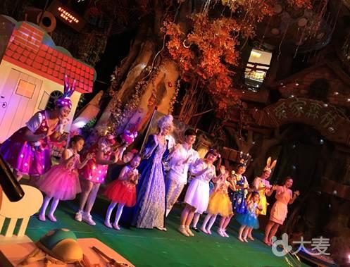 爱家森林剧场《小红帽和她的朋友们之气球王国》